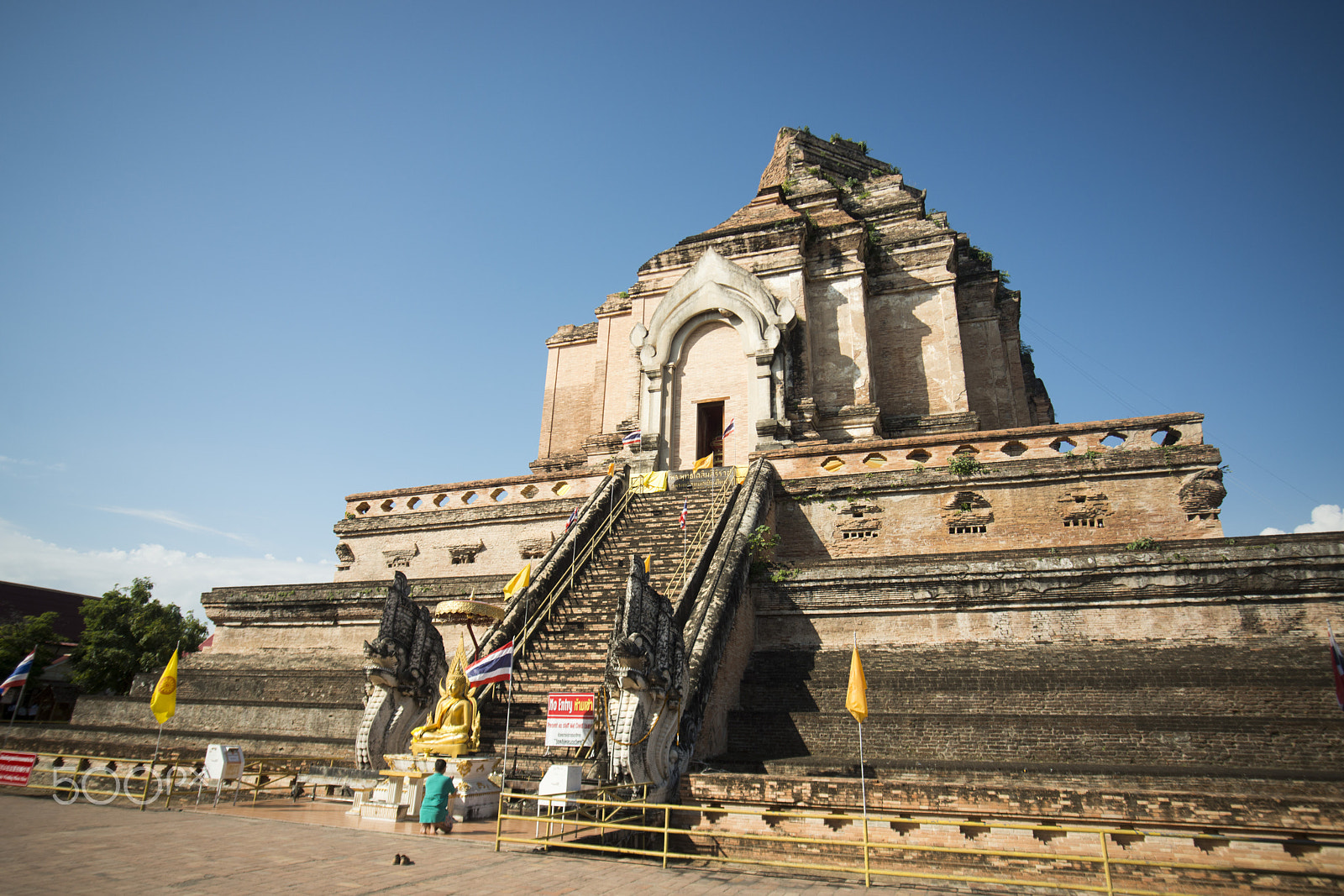 Sigma 17-35mm F2.8-4 EX DG  Aspherical HSM sample photo. Asia thailand chiang wat chedi luang photography