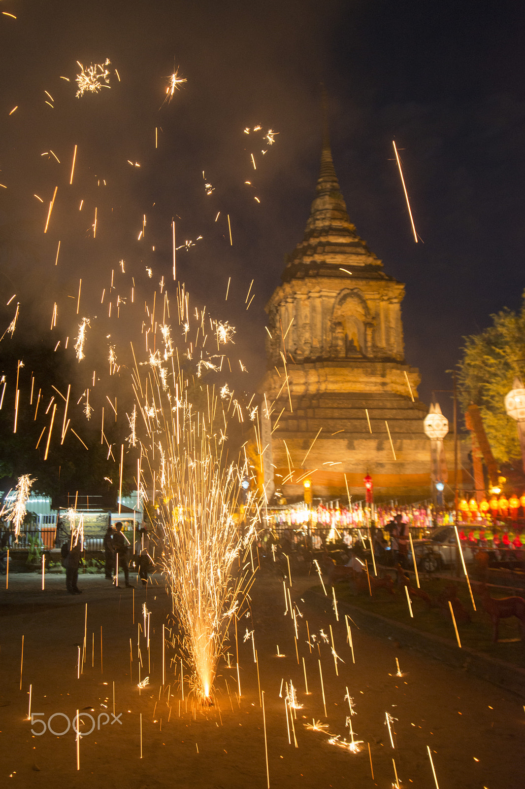 Sigma 17-35mm F2.8-4 EX DG  Aspherical HSM sample photo. Asia thailand chiang loy krathong festival photography