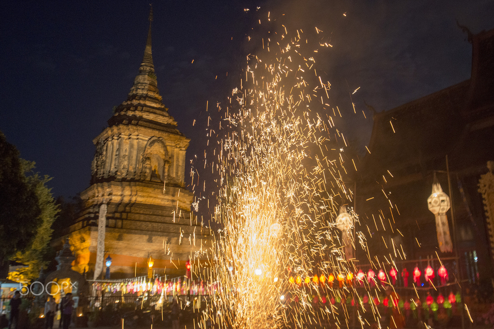 Sigma 17-35mm F2.8-4 EX DG  Aspherical HSM sample photo. Asia thailand chiang loy krathong festival photography