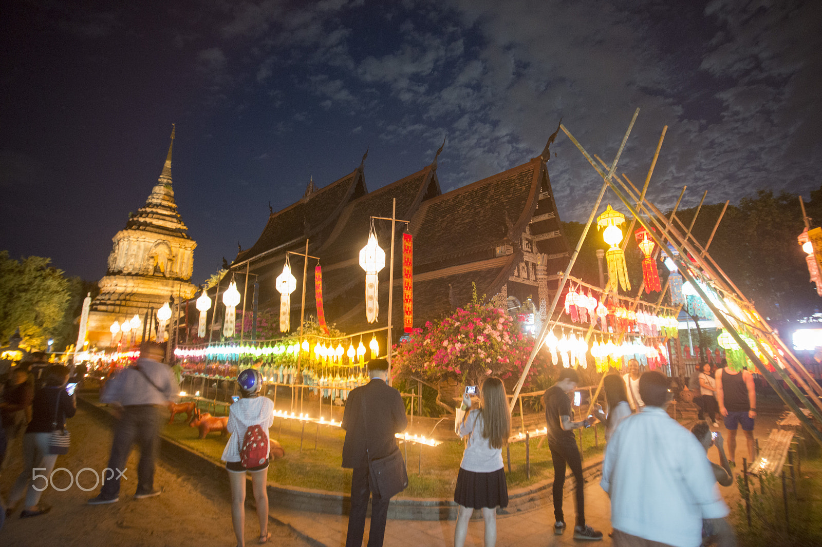 Sigma 17-35mm F2.8-4 EX DG  Aspherical HSM sample photo. Asia thailand chiang loy krathong festival photography
