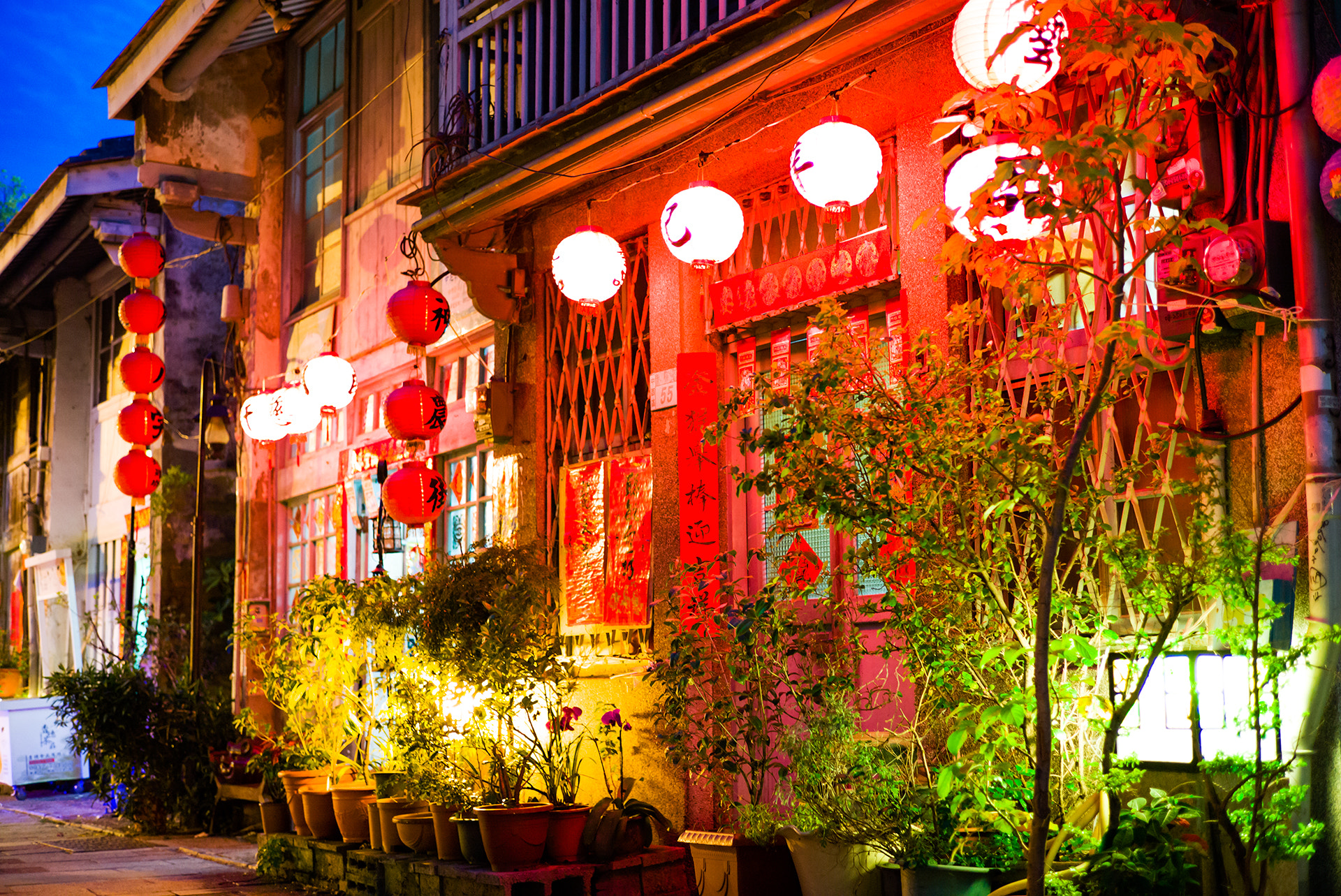 Leica M (Typ 240) + Leica Summarit-M 50mm F2.5 sample photo. Taiwan tainan shennong street photography