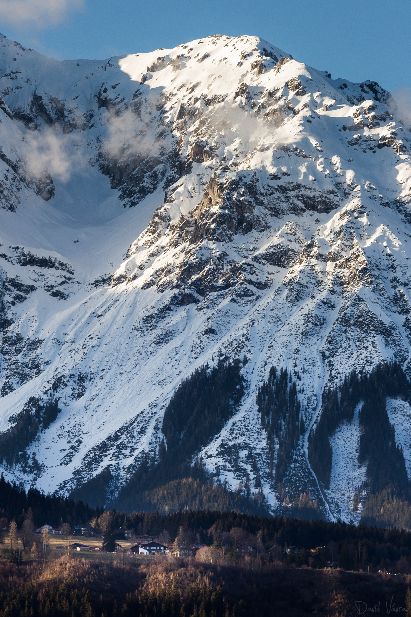 Canon EOS 600D (Rebel EOS T3i / EOS Kiss X5) + Sigma 105mm F2.8 EX DG Macro sample photo. Dachstein glacier photography