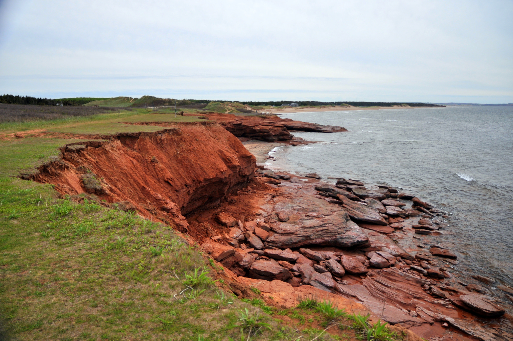 Sigma 17-70mm F2.8-4 DC Macro OS HSM sample photo. Red cliffs of pei photography