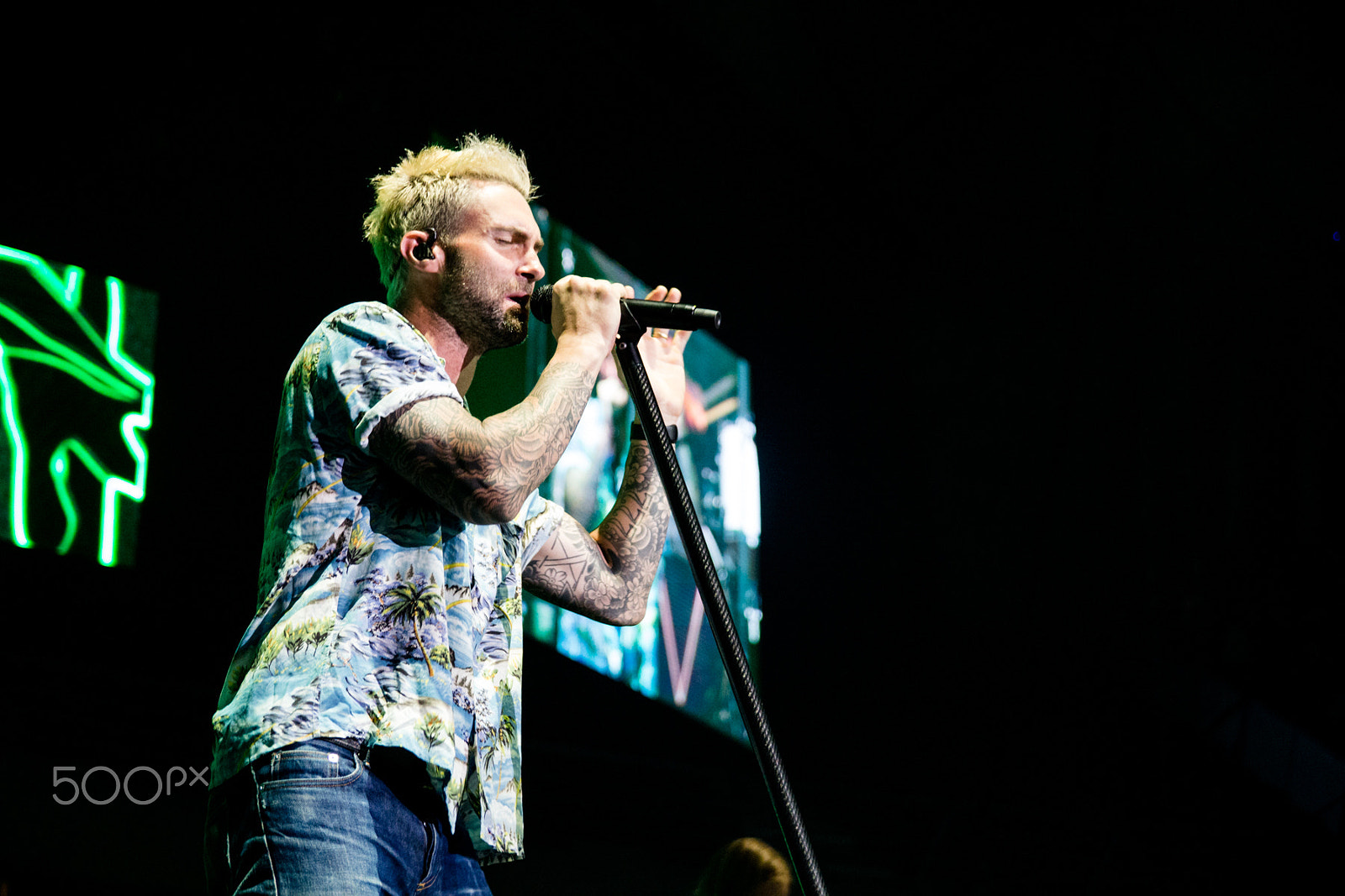 Canon EOS 100D (EOS Rebel SL1 / EOS Kiss X7) sample photo. Maroon 5 concert santiago chile photography