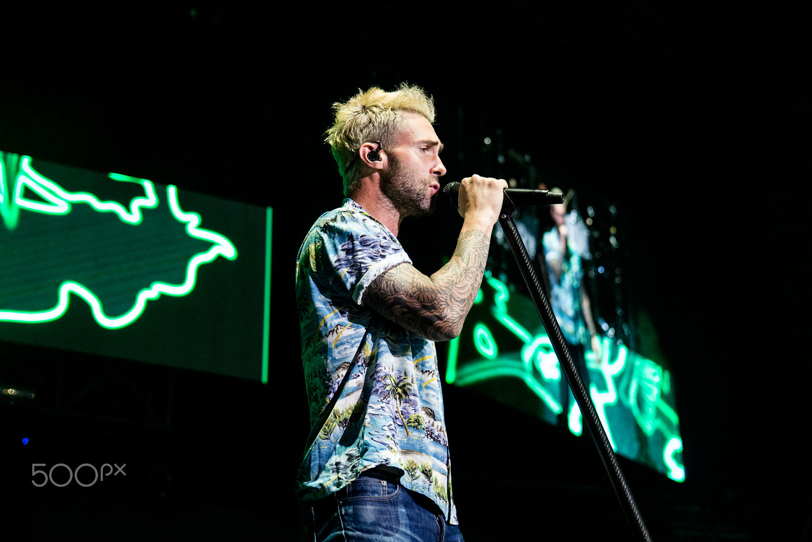 Canon EOS 100D (EOS Rebel SL1 / EOS Kiss X7) sample photo. Maroon 5 concert santiago chile photography