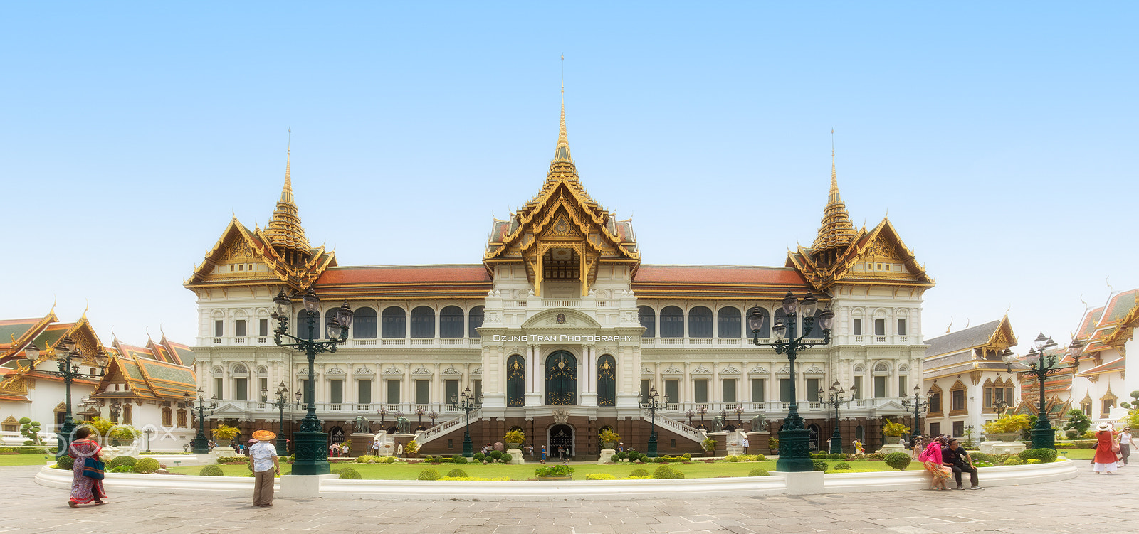 FE 16-36mm F4-8 ZA sample photo. Chakri maha prasat hall photography