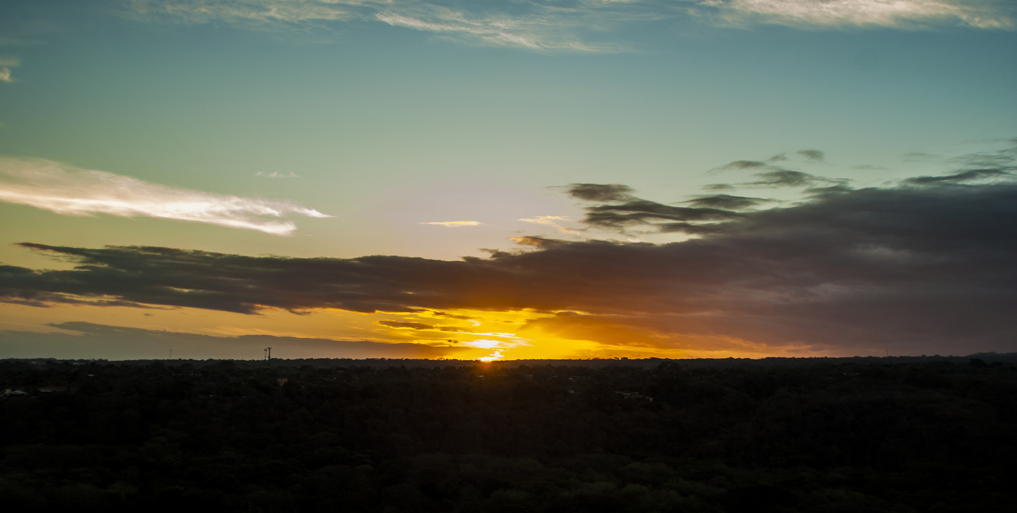 Nikon D80 + Sigma 28-200mm F3.5-5.6 Compact Aspherical Hyperzoom Macro sample photo. Sunset photography