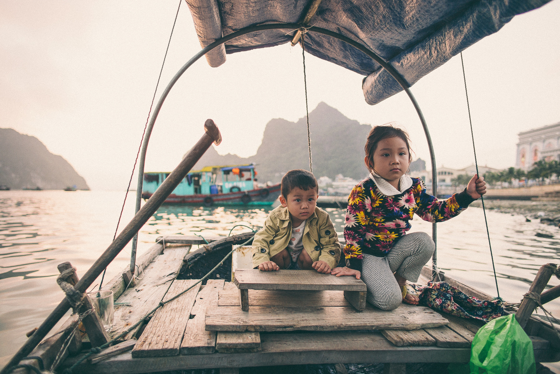 Leica Summilux-M 21mm F1.4 Asph sample photo. Boat ride through ha long photography