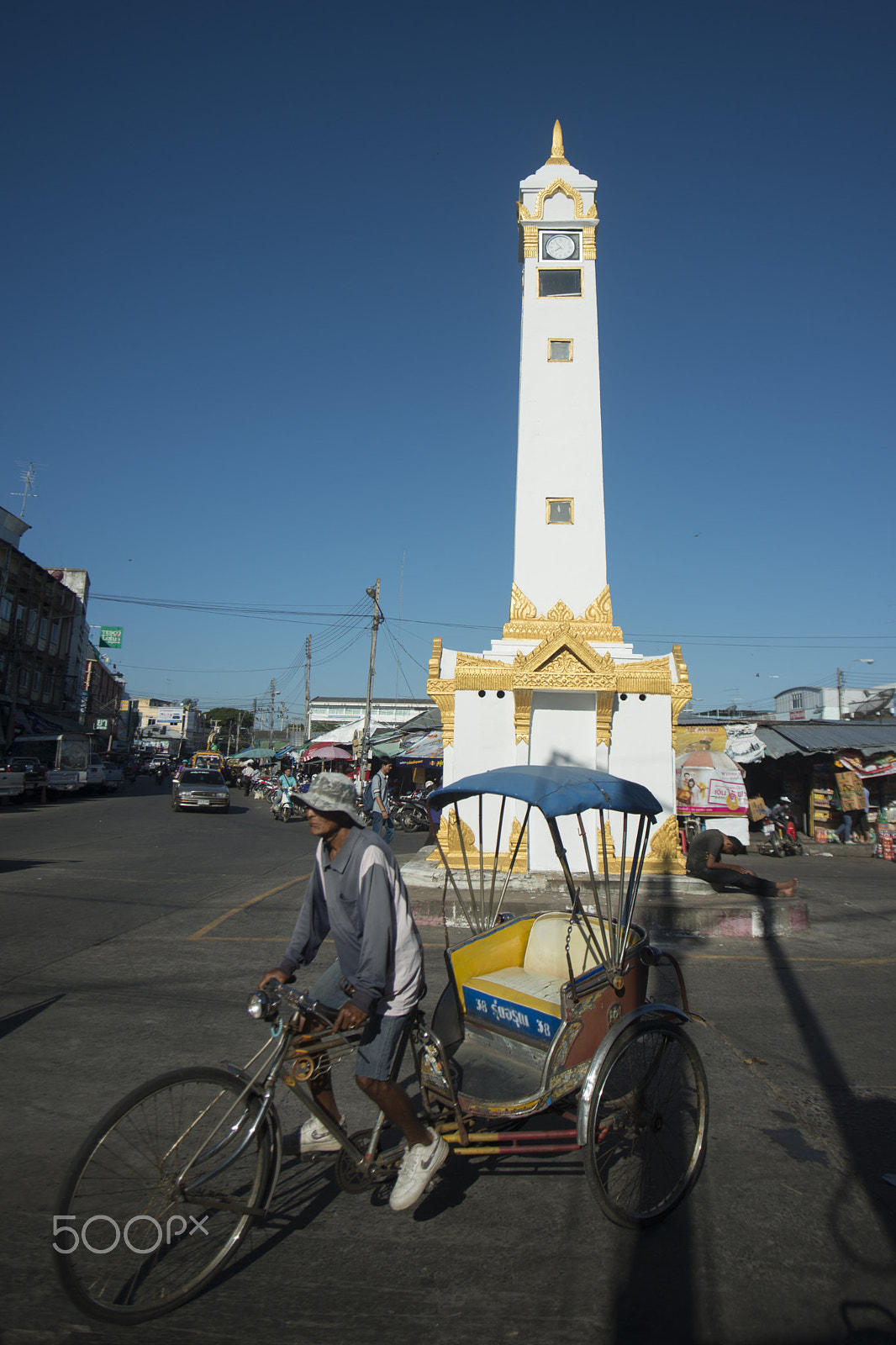 Sigma 17-35mm F2.8-4 EX DG  Aspherical HSM sample photo. Thailand isan surin clock tower photography