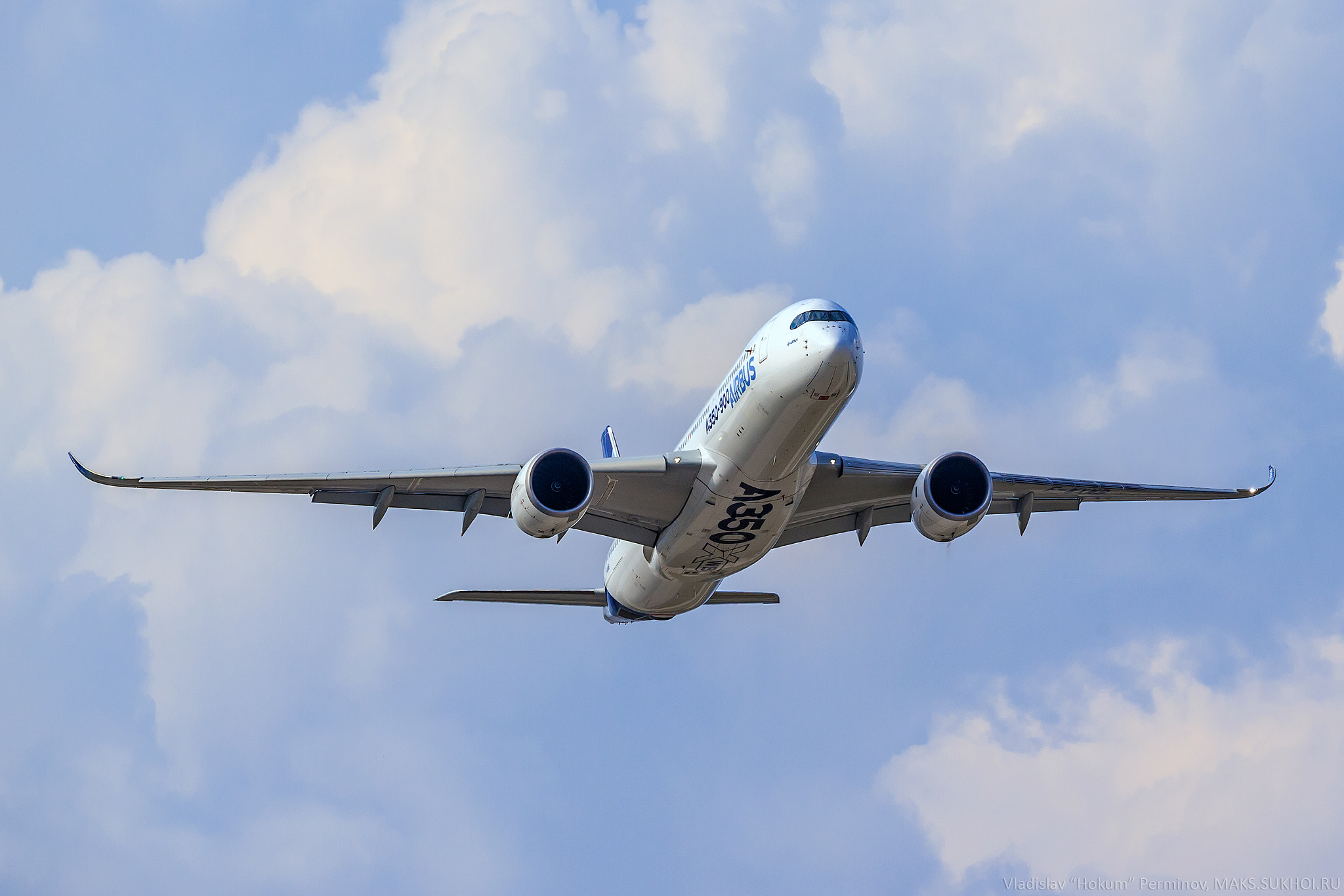 Canon EF 200-400mm F4L IS USM Extender 1.4x sample photo. Airbus a350-900 xwb photography