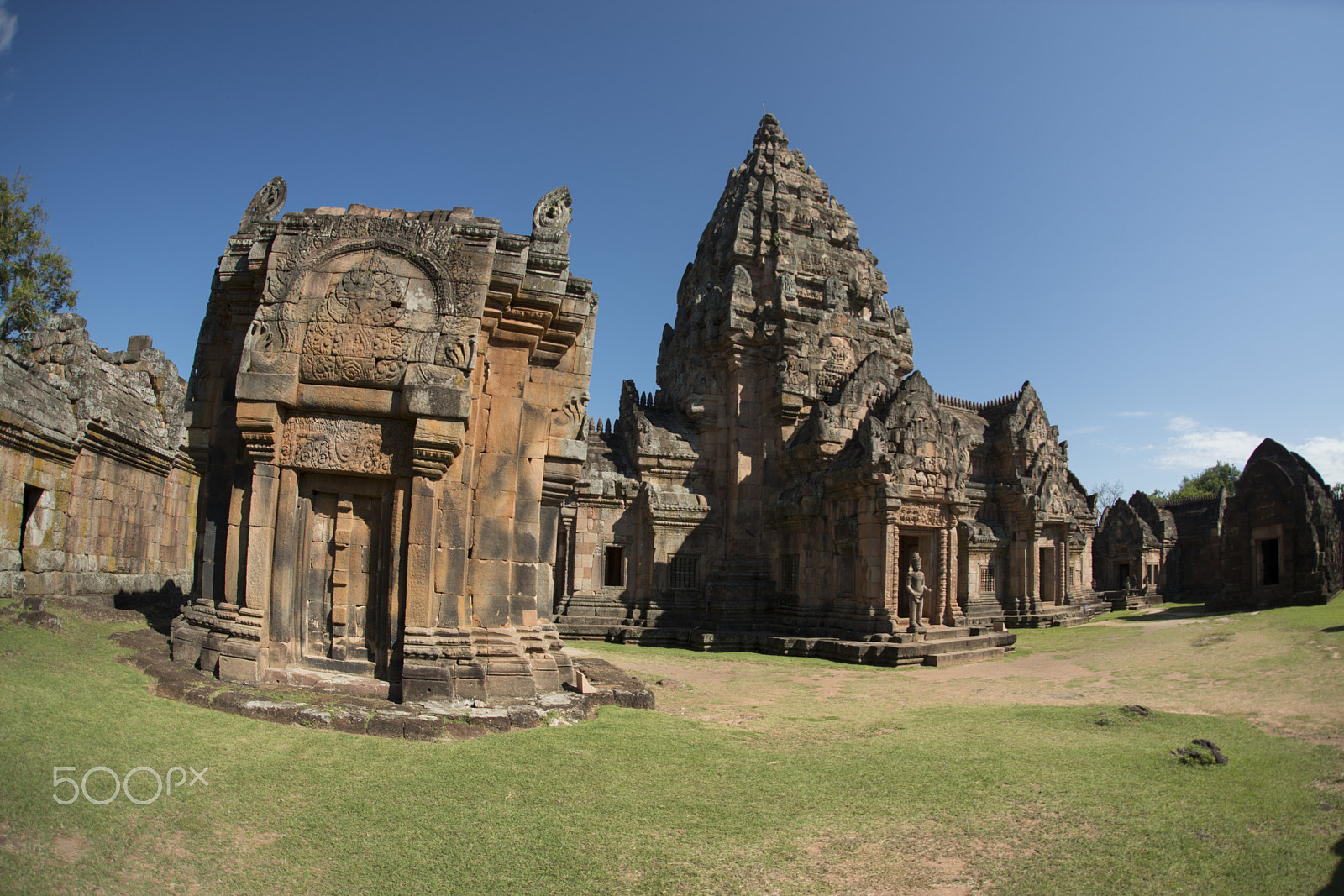 Nikon D800 + Sigma 15mm F2.8 EX DG Diagonal Fisheye sample photo. Thailand isan buri ram prasat phanom rung photography