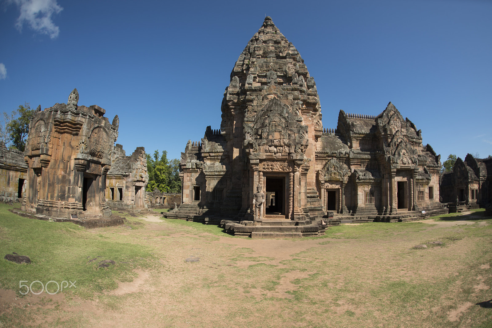 Nikon D800 + Sigma 15mm F2.8 EX DG Diagonal Fisheye sample photo. Thailand isan buri ram prasat phanom rung photography