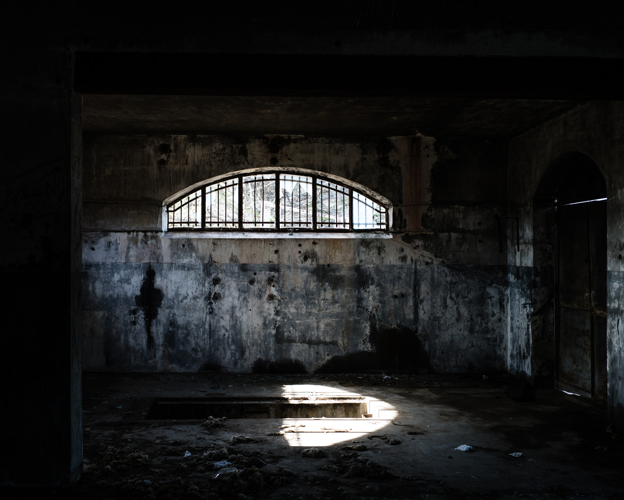 E 35mm F2 sample photo. Grim old building photography