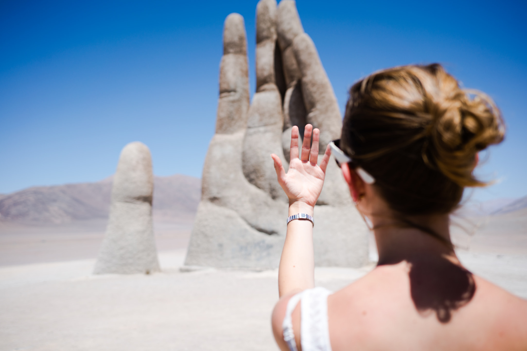 E 35mm F2 sample photo. Hands photography