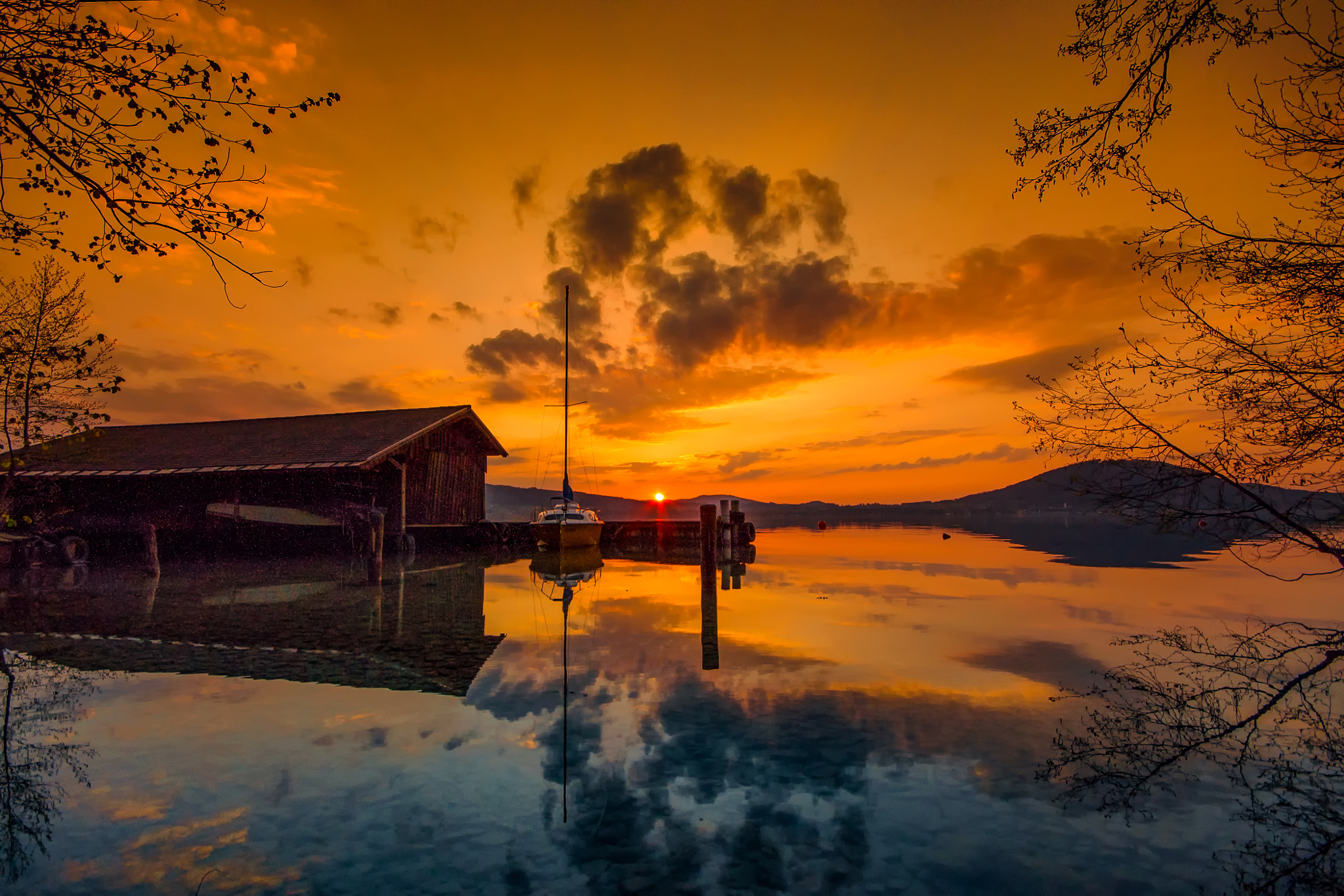 Sigma AF 10-20mm F4-5.6 EX DC sample photo. Sunrise atterlake photography