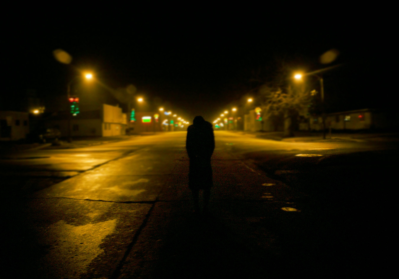 Canon EF 28-80mm f/3.5-5.6 sample photo. Night life in a small town photography