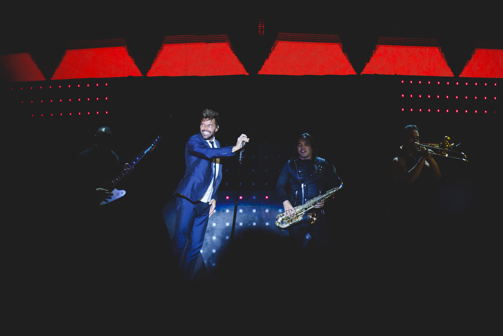 Sigma 70-200mm F2.8 EX DG OS HSM sample photo. Ricky martin | one world tour | tucumán | argentin photography