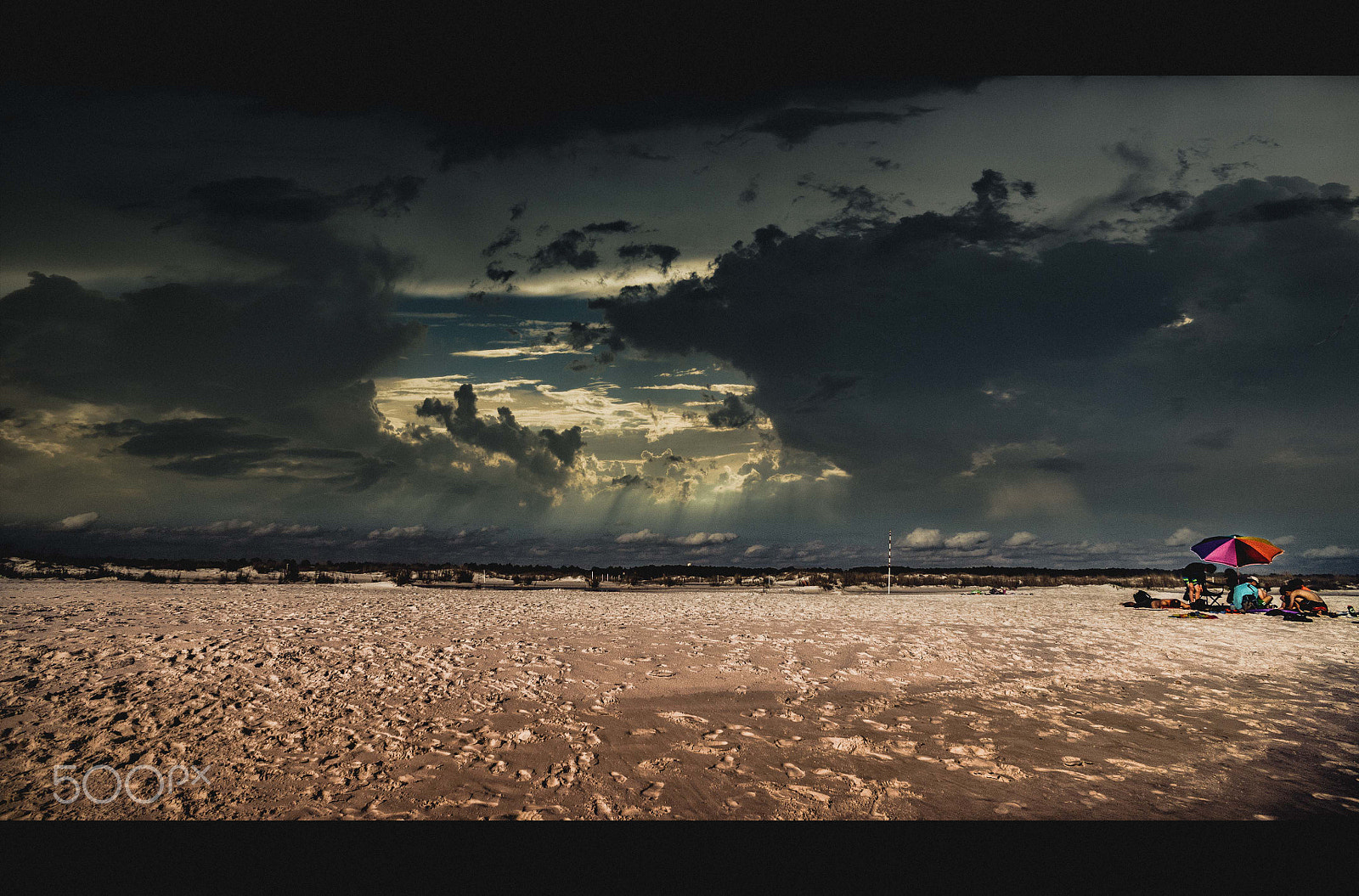 Sony Alpha NEX-3N + Sony E 16mm F2.8 sample photo. A  day at the beach photography