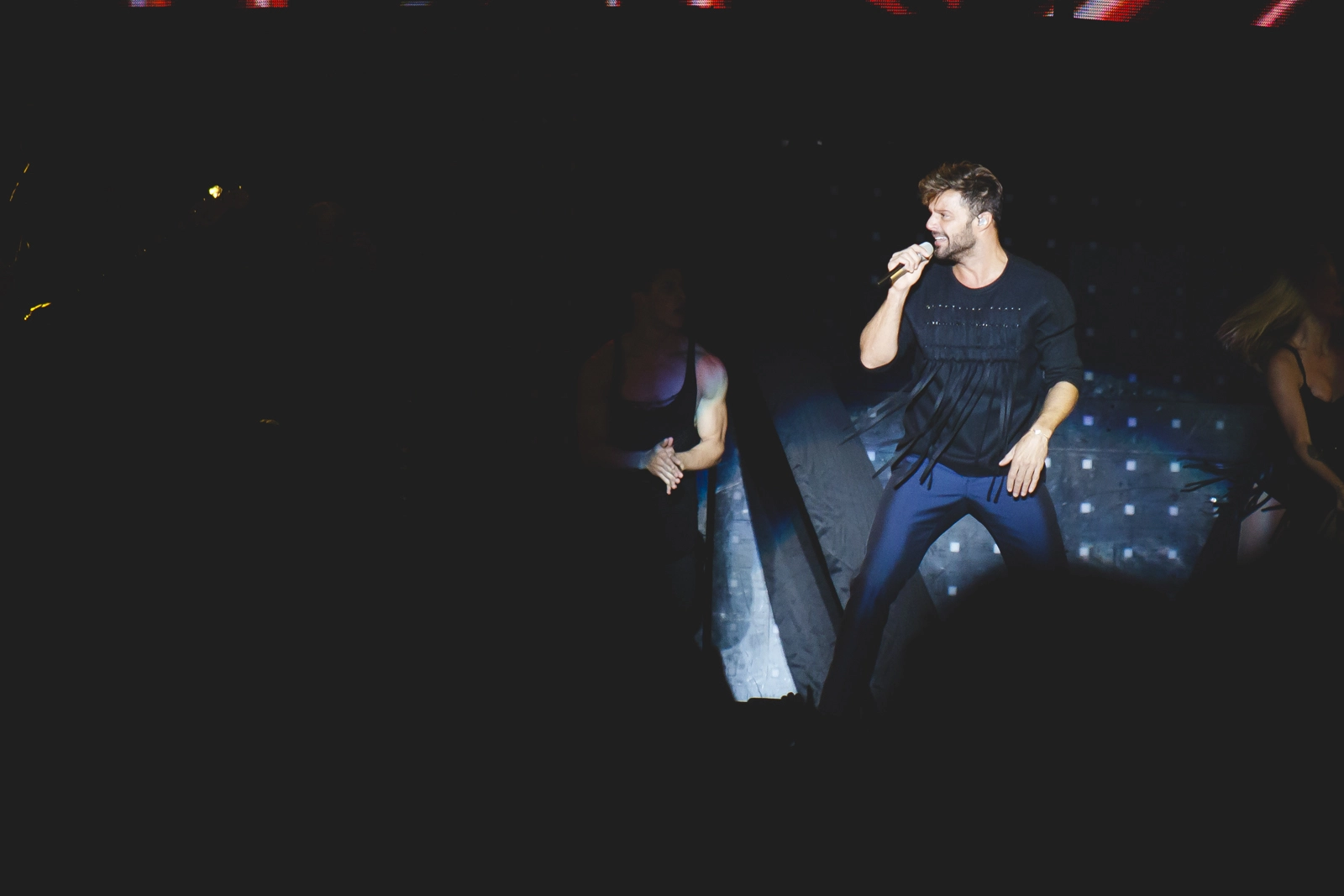 Sigma 70-200mm F2.8 EX DG OS HSM sample photo. Ricky martin | one world tour | tucumán | argentin photography