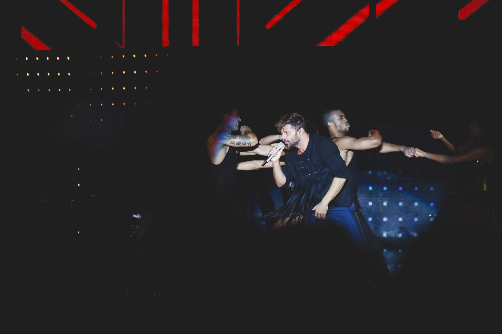 Sigma 70-200mm F2.8 EX DG OS HSM sample photo. Ricky martin | one world tour | tucumán | argentin photography