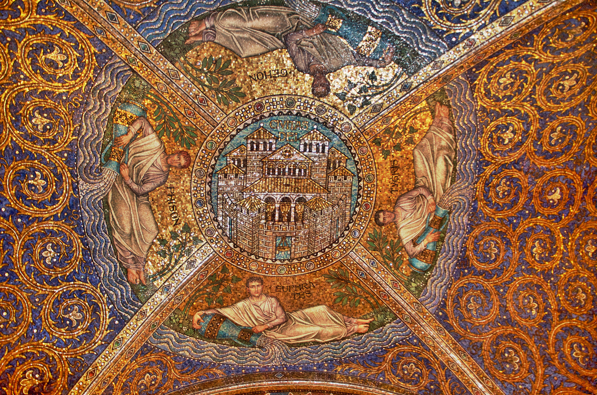 Aachen dome emperor karolus