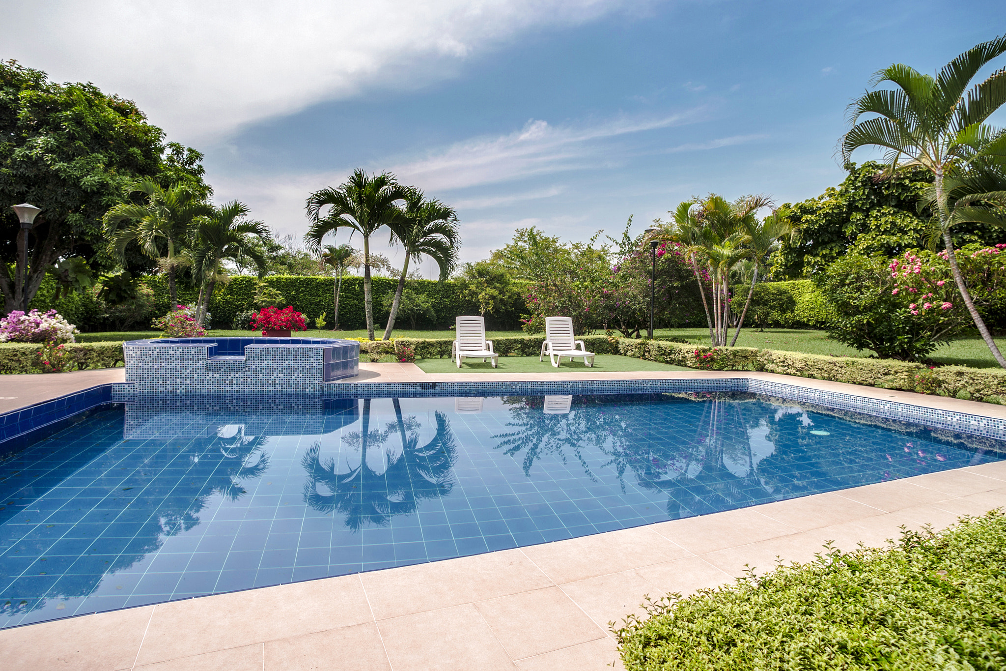 Canon EF 14mm F2.8L USM sample photo. Pool house photography