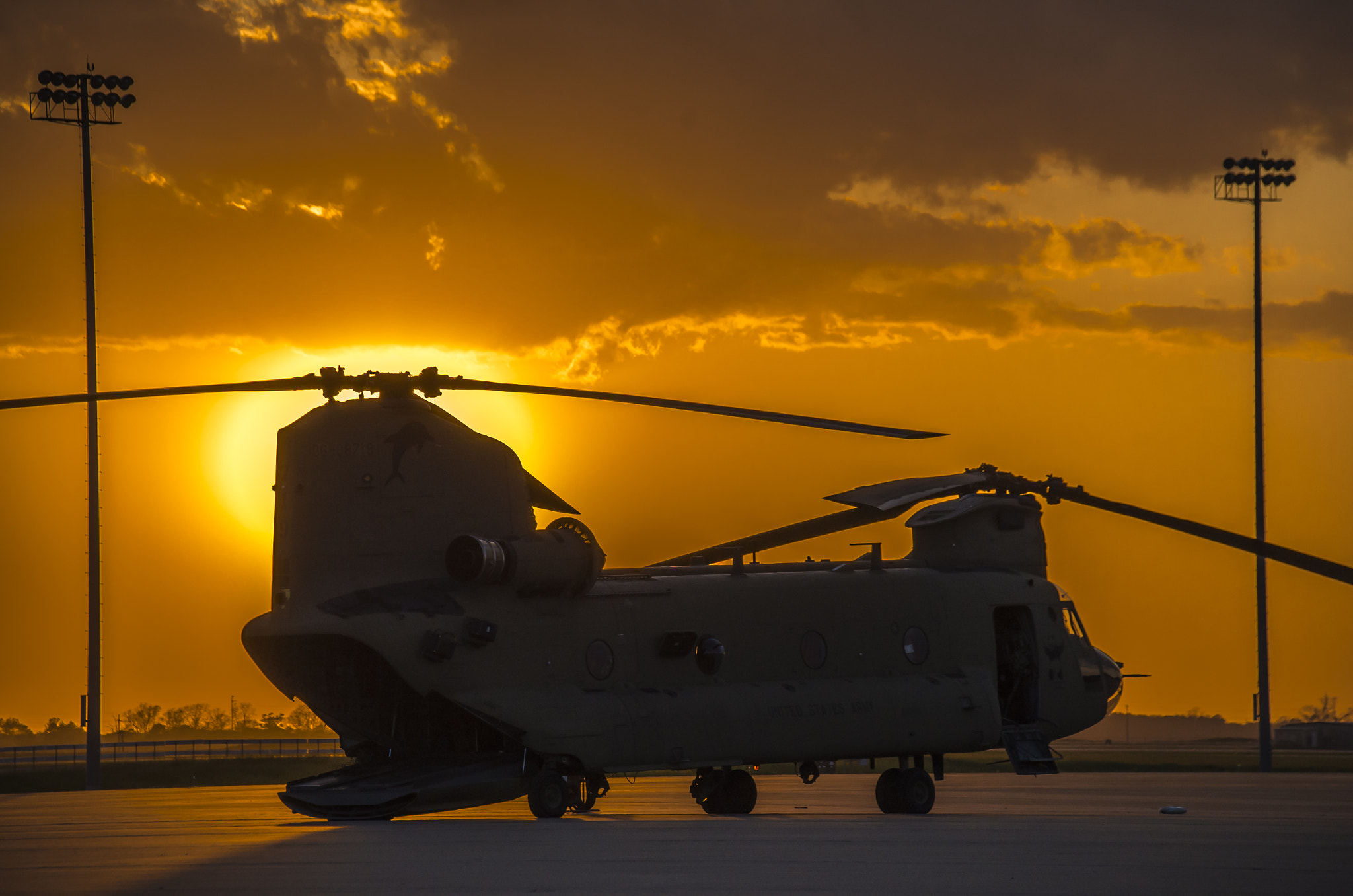 Sigma 18-250mm F3.5-6.3 DC Macro OS HSM sample photo. Chinook sunset photography