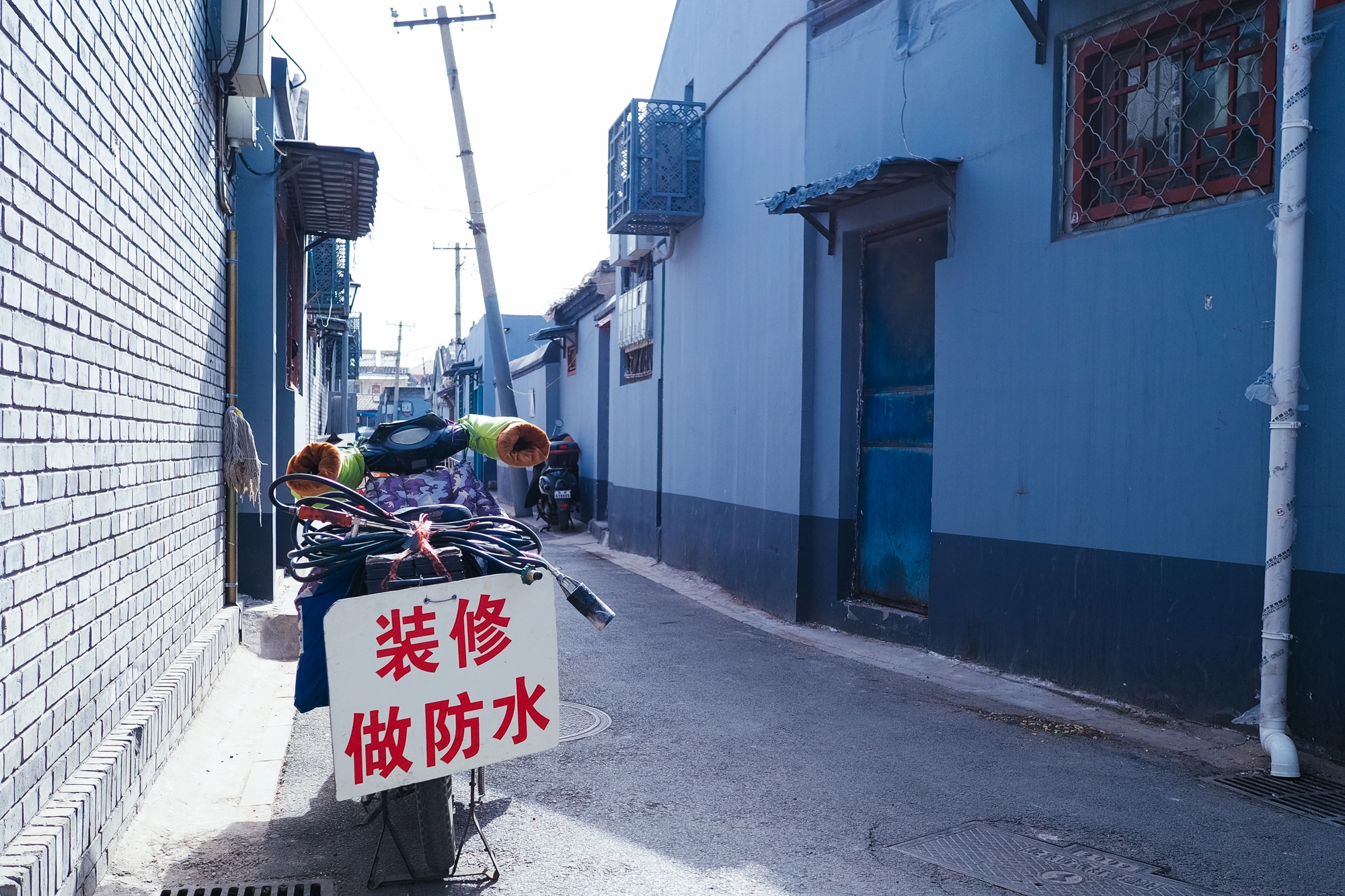 Olympus OM-D E-M10 + LEICA DG SUMMILUX 15/F1.7 sample photo. Streets in beijing photography