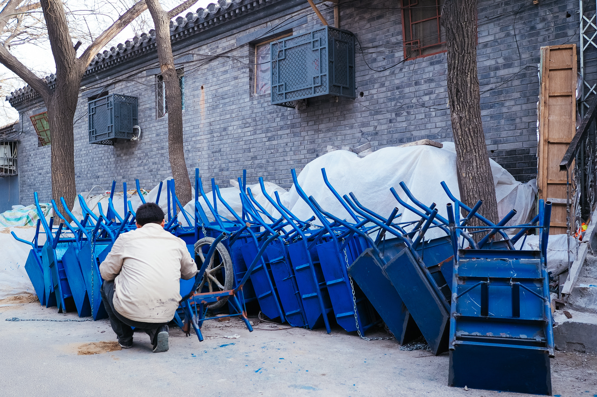 Olympus OM-D E-M10 + LEICA DG SUMMILUX 15/F1.7 sample photo. Streets in beijing photography