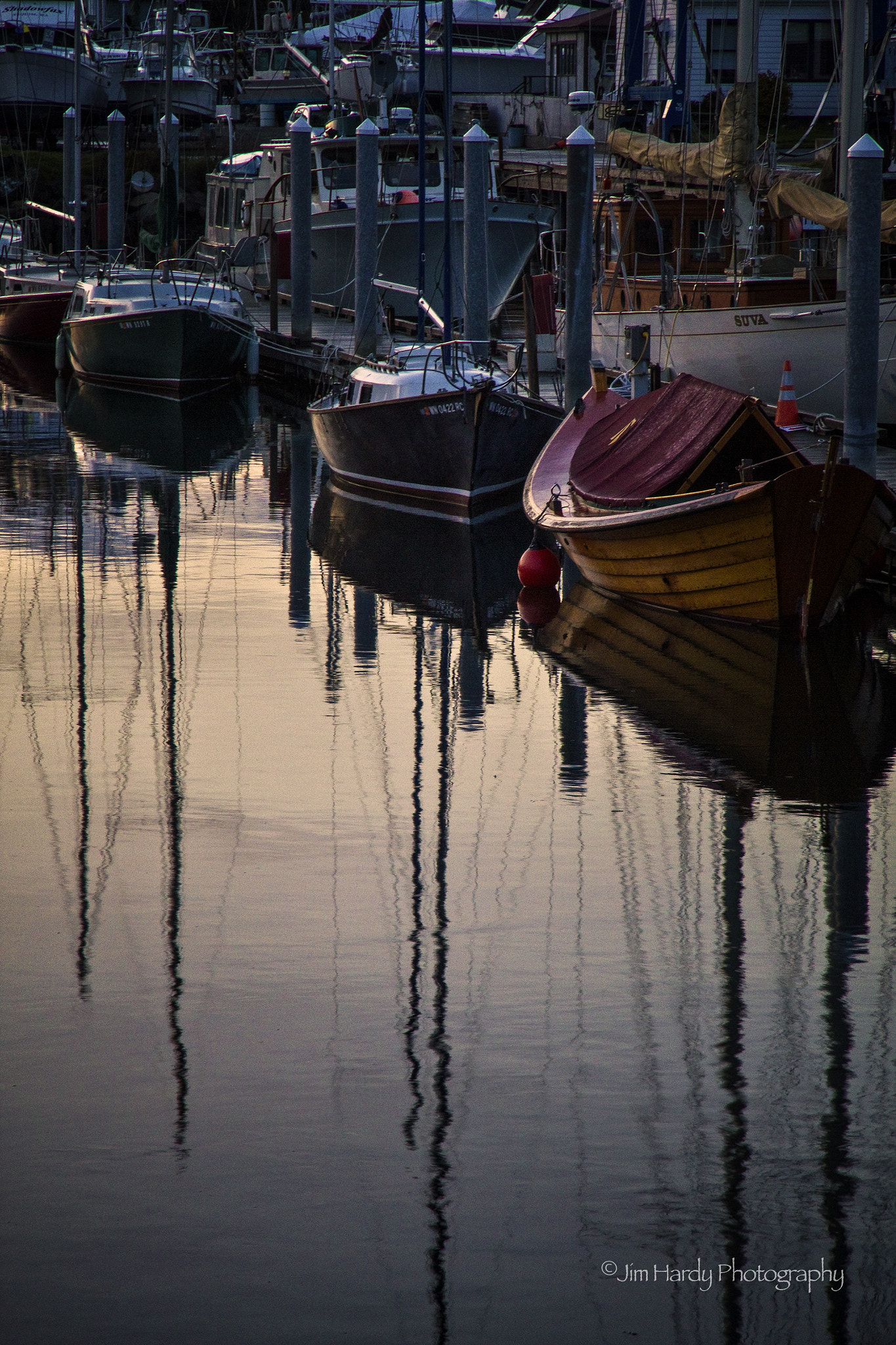 Canon EOS 550D (EOS Rebel T2i / EOS Kiss X4) sample photo. Dusk in the marina photography
