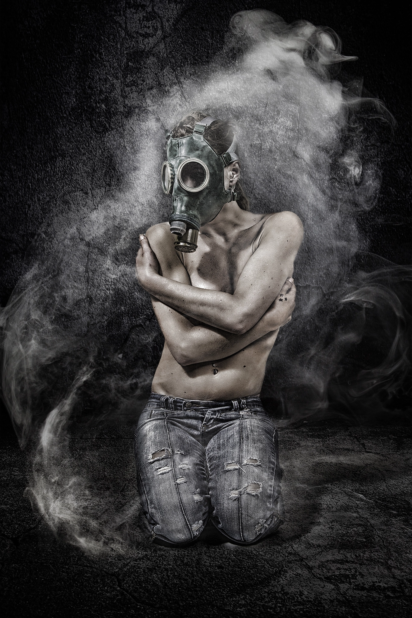 Canon EOS-1Ds Mark II sample photo. Gasmask photography