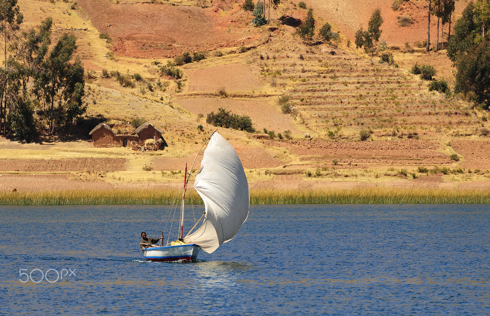 Nikon D2X + Nikon AF-S Nikkor 70-200mm F2.8G ED VR sample photo. Sailing in the lake titicaca photography