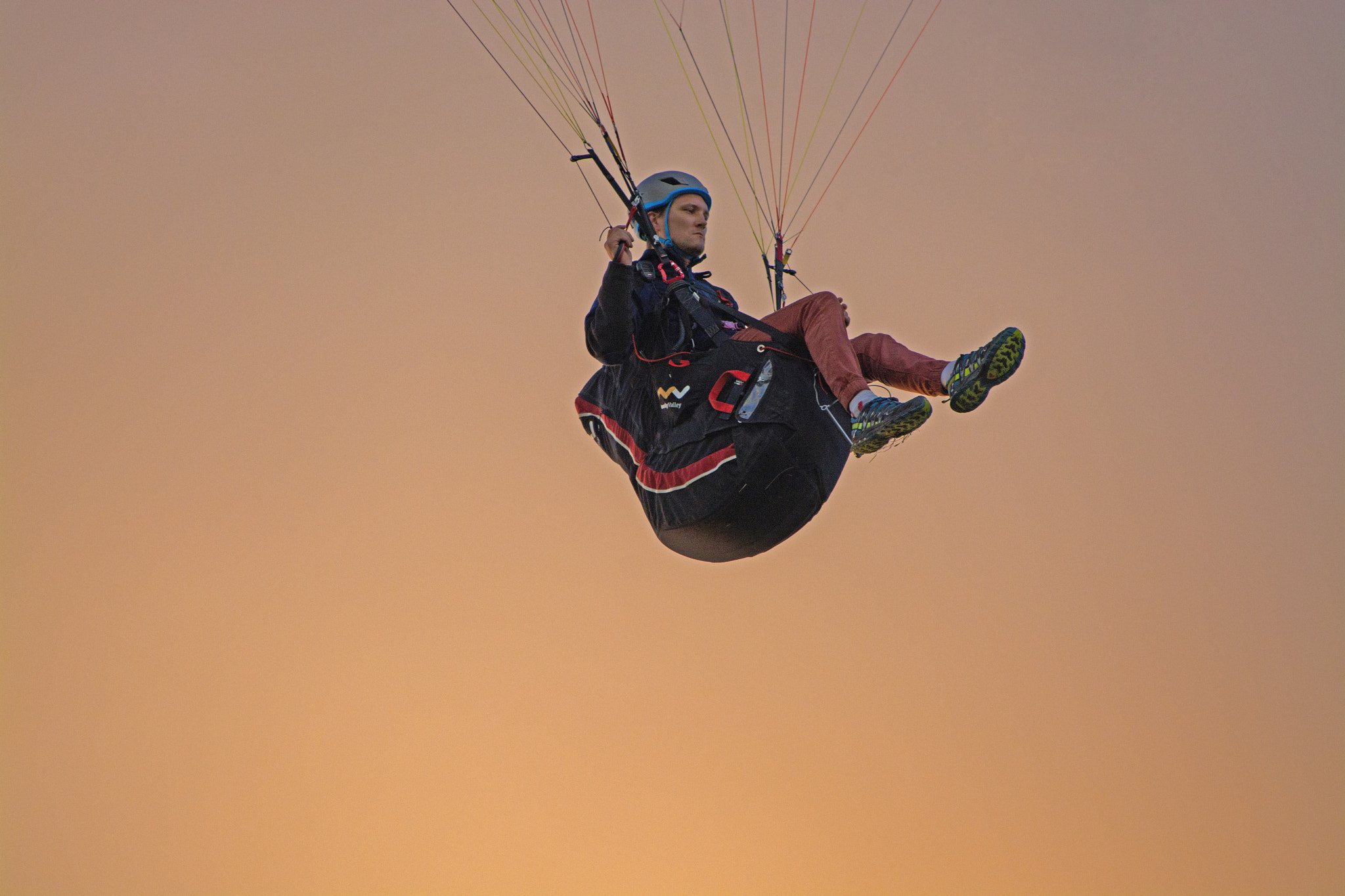 Nikon AF-S Nikkor 18-35mm F3.5-4.5G ED sample photo. Sunset paragliding photography