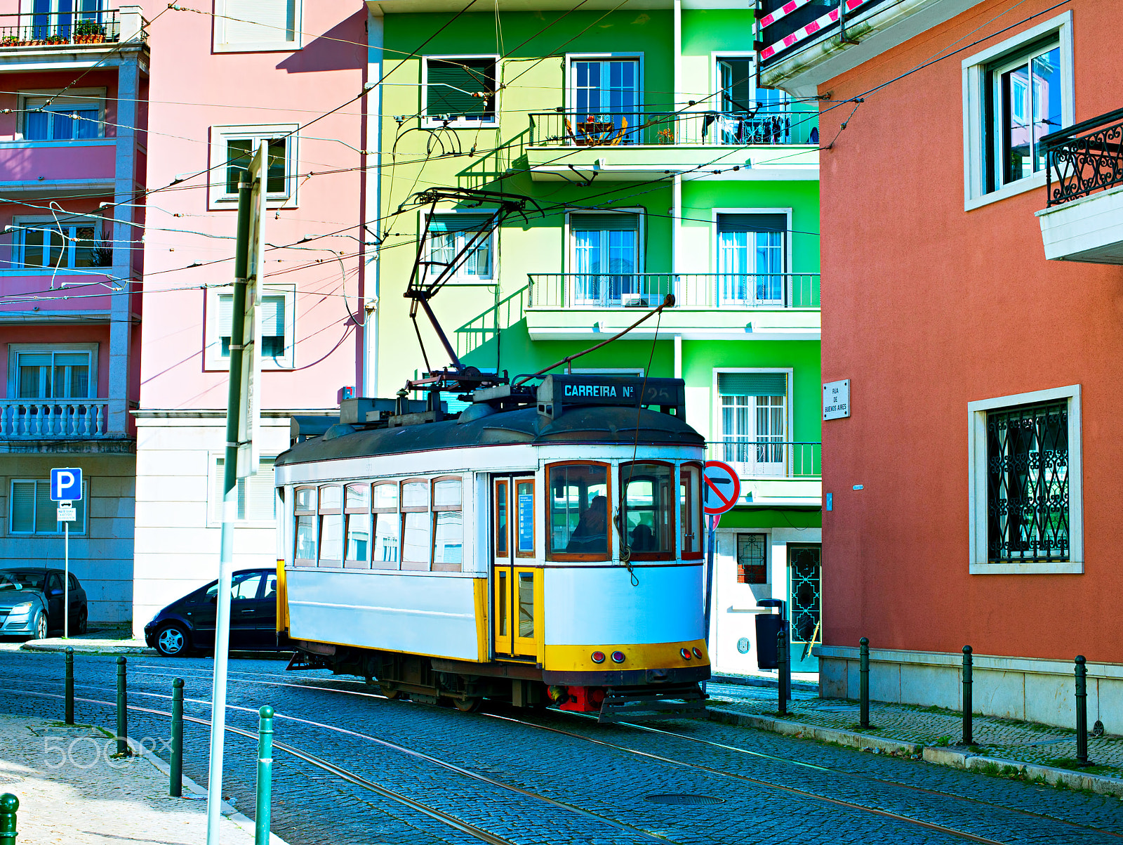 Nikon Df + Nikon AF Nikkor 50mm F1.4D sample photo. Lisbon colorful street, portugal photography