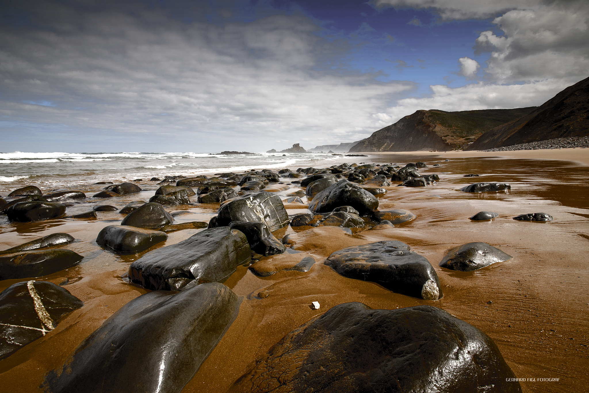 Sigma 17-35mm F2.8-4 EX DG  Aspherical HSM sample photo. Drama beach photography