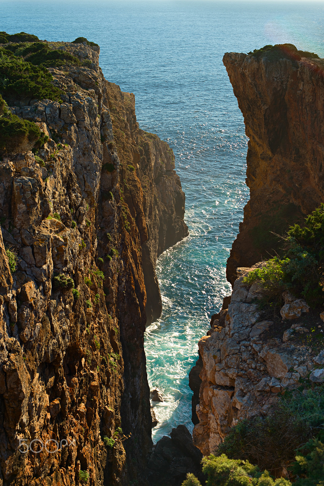 Nikon Df + Nikon AF Nikkor 50mm F1.4D sample photo. Ocean and cliff, portugal photography