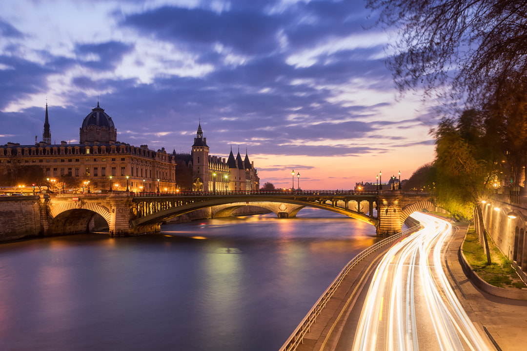 Pentax K-3 II sample photo. Pont notre-dame and conciergerie photography