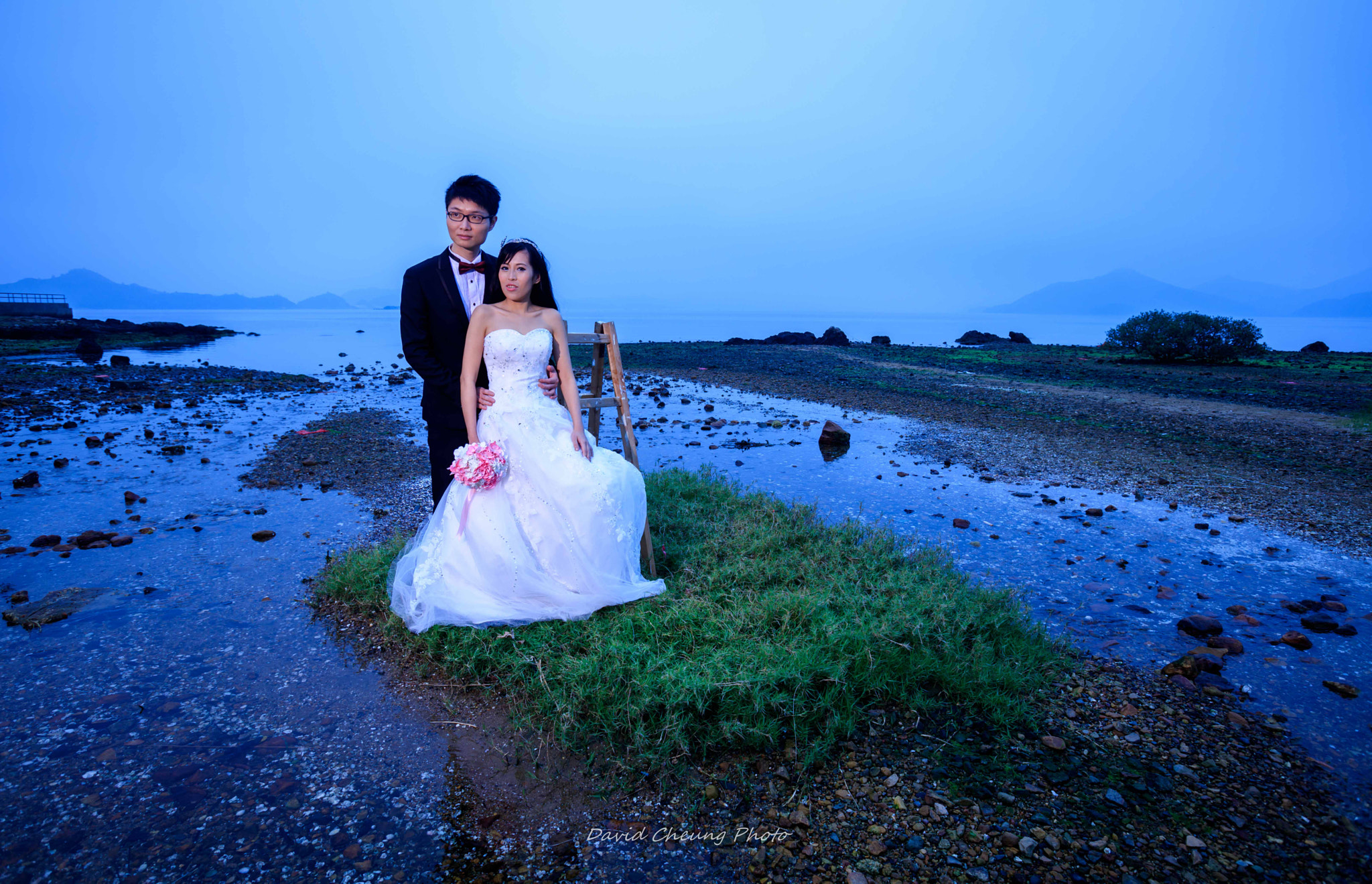Canon EOS 5DS R + Canon EF 16-35mm F2.8L USM sample photo. Blue pre wedding photography