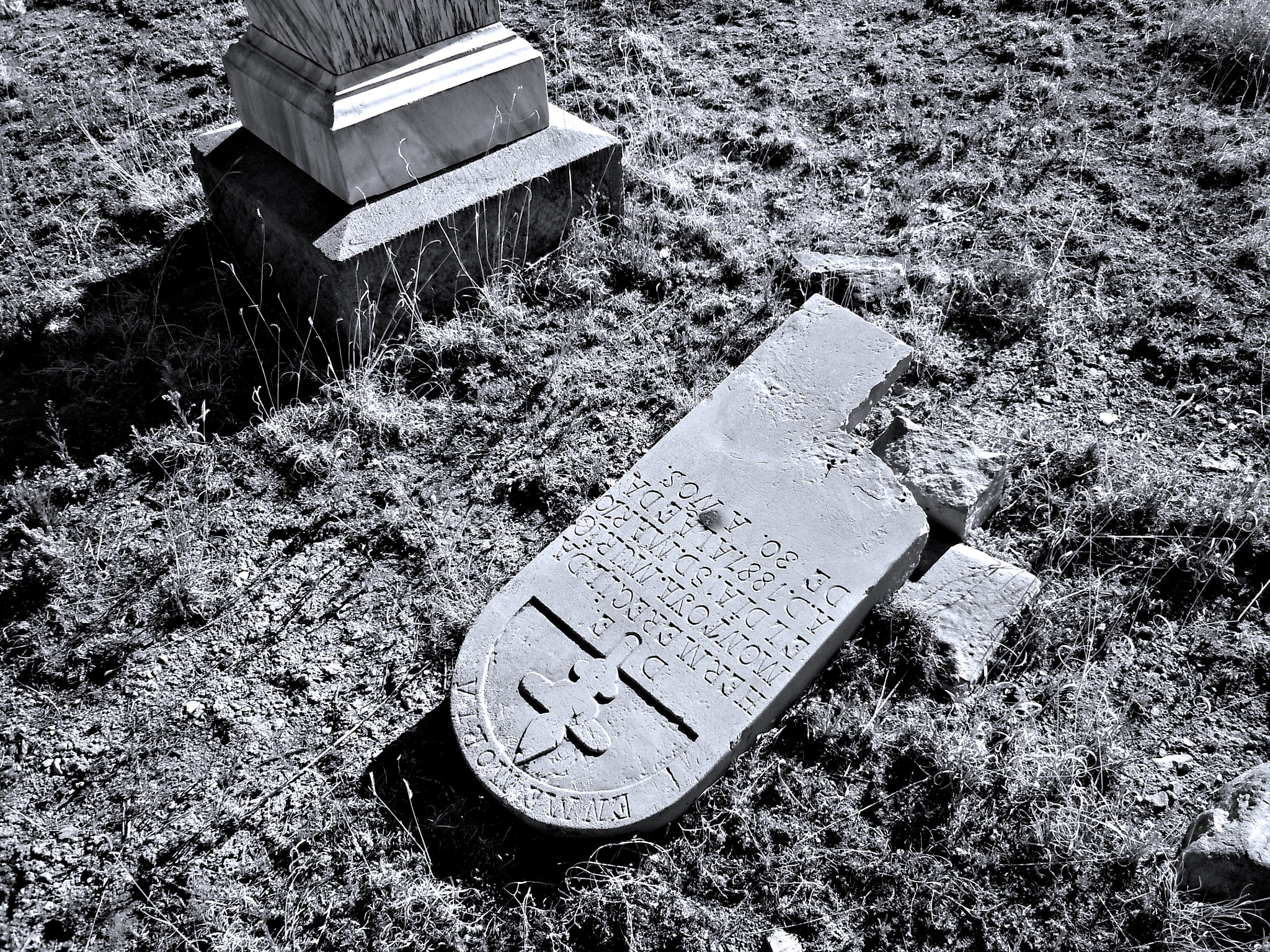 Nikon Coolpix S6000 sample photo. Galisteo new mexico cemetery landscape photography