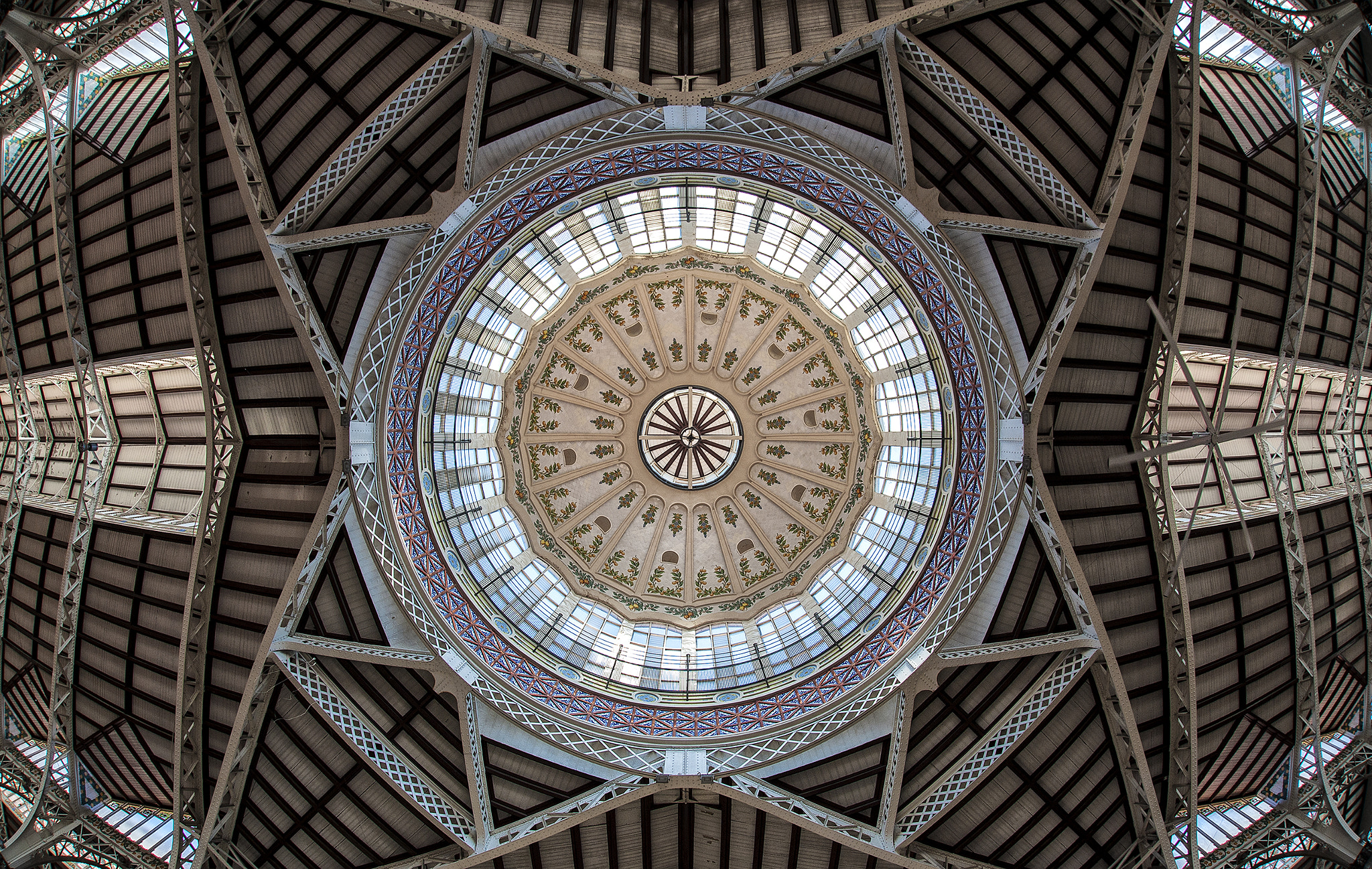 Nikon D700 + Sigma 15mm F2.8 EX DG Diagonal Fisheye sample photo. The market hall photography