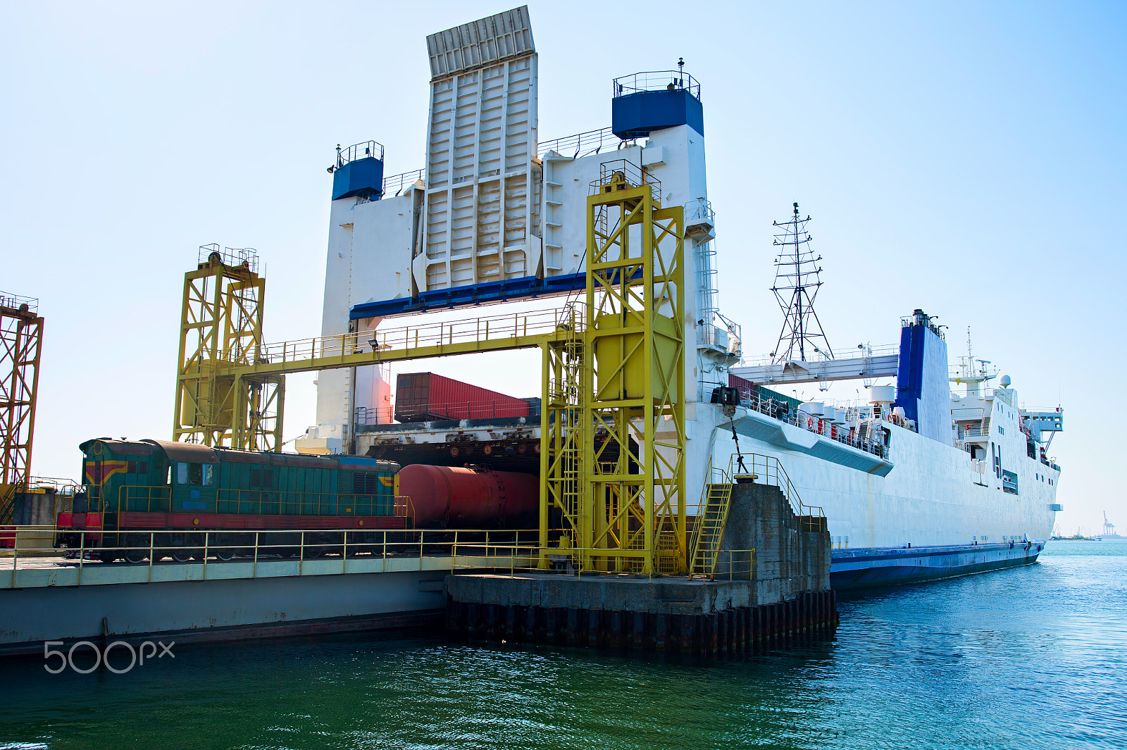 AF Zoom-Nikkor 28-80mm f/3.3-5.6G sample photo. Cargo transportation, ukraine photography