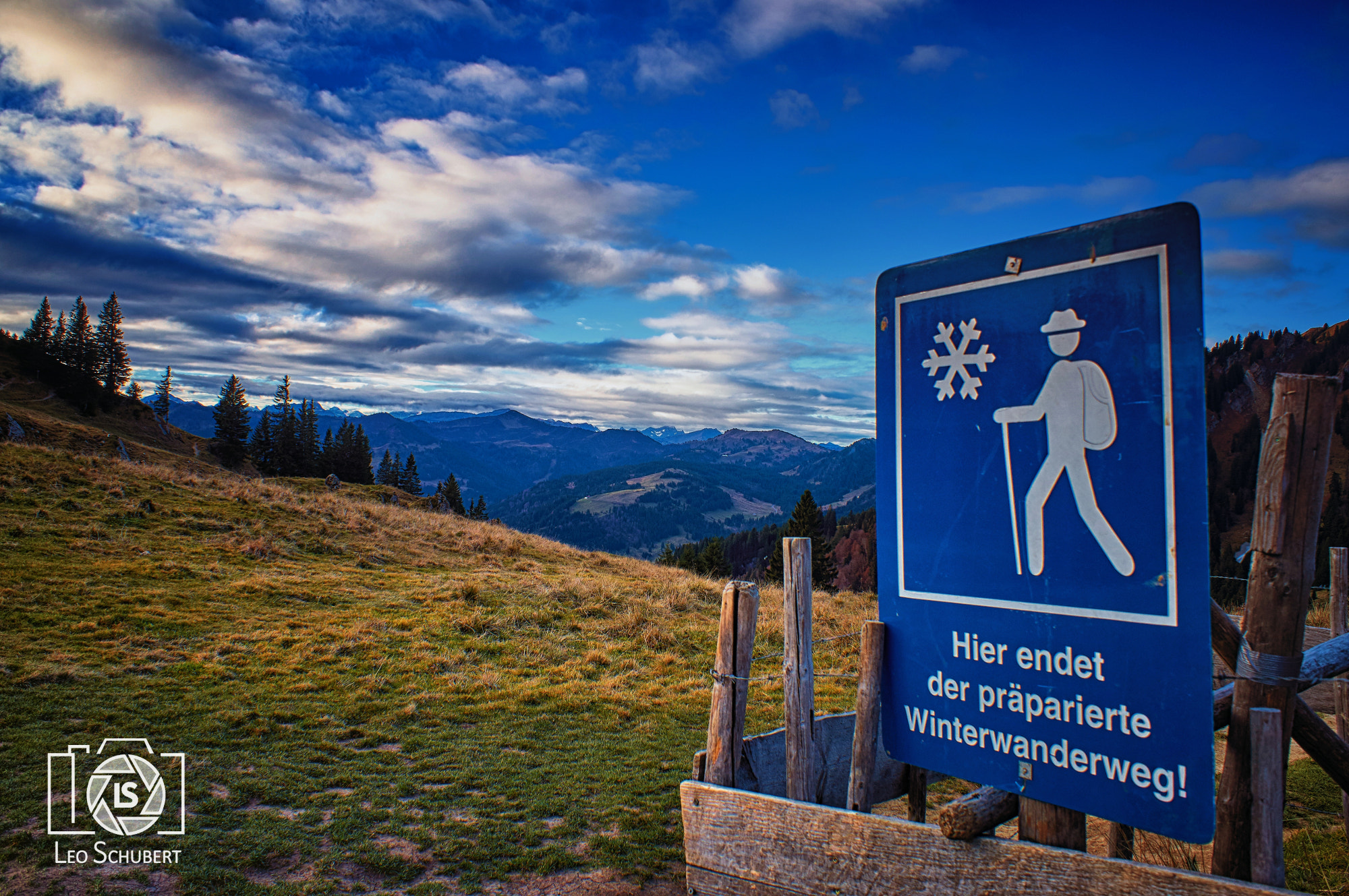 Sony DT 18-70mm F3.5-5.6 sample photo. Winter hiking trail photography