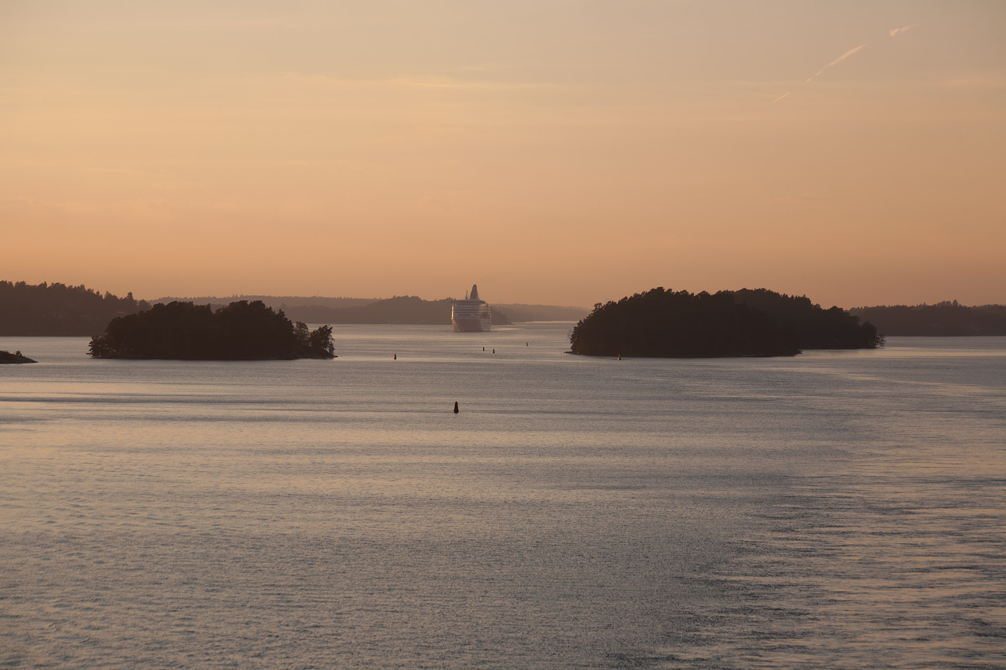 Canon EF 70-300mm F4-5.6 IS USM sample photo. Ferry in sweden islands photography
