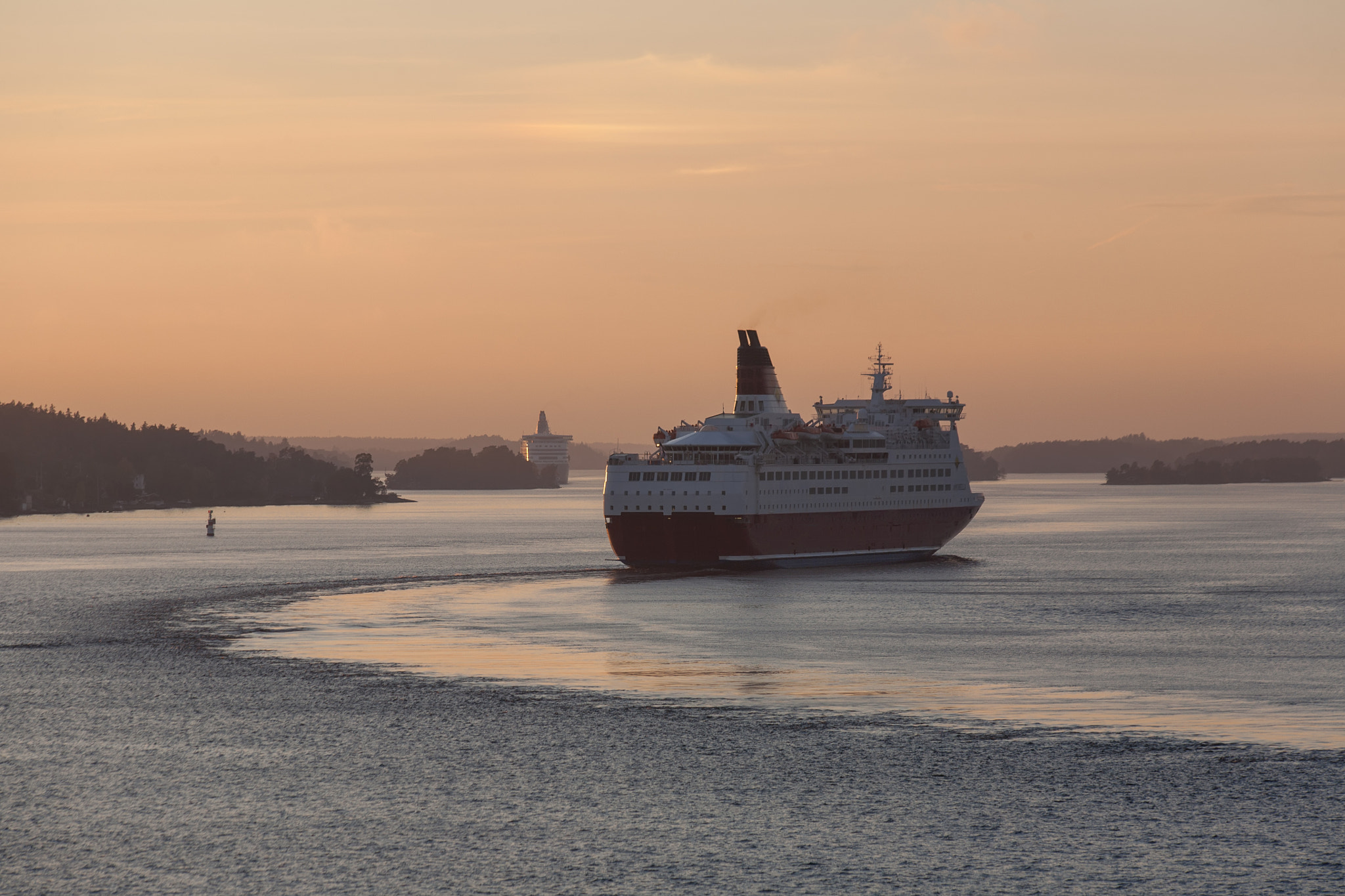 Canon EF 70-300mm F4-5.6 IS USM sample photo. Ferry in sweden islands photography