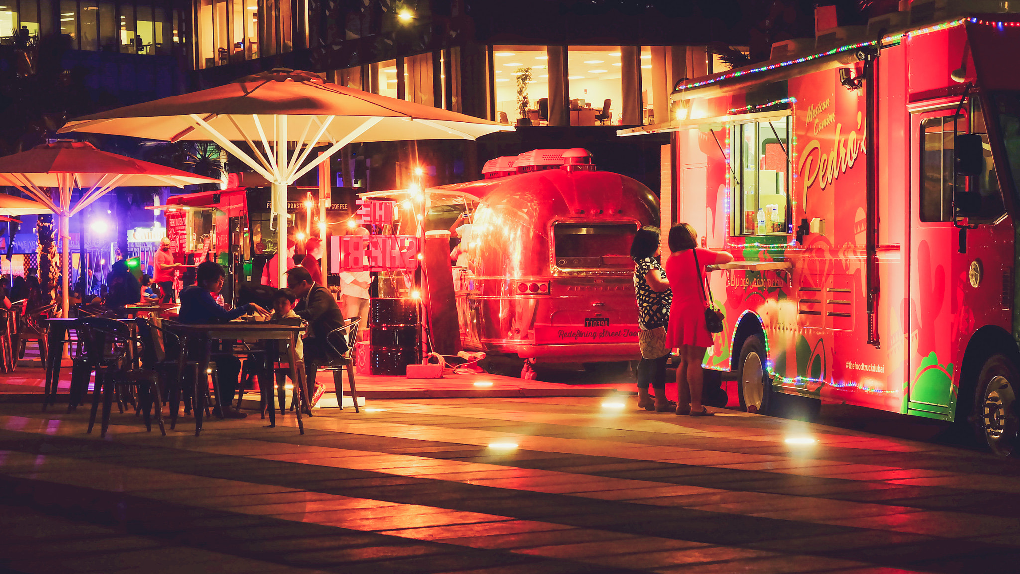 Fujifilm X-A1 + Fujifilm XC 50-230mm F4.5-6.7 OIS sample photo. Weekend night photography