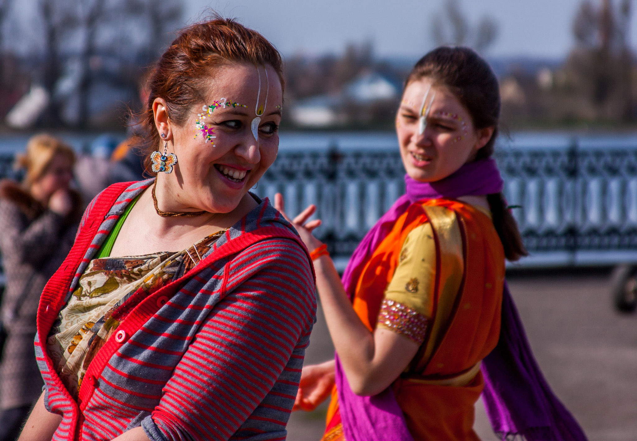 Canon EF 28-135mm F3.5-5.6 IS USM sample photo. Happy people. hare krishna photography