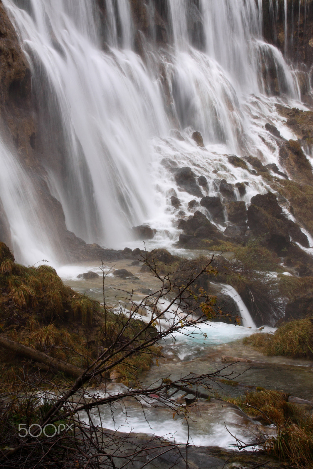 Canon EF-S 18-200mm F3.5-5.6 IS sample photo. Waterfall in chinese painting photography