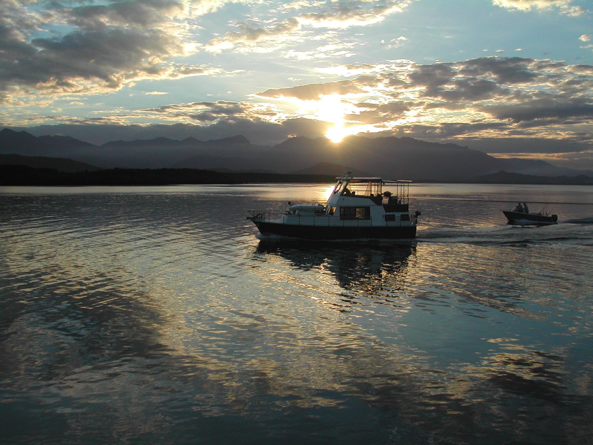 Nikon E885 sample photo. Sailing home at sunset photography