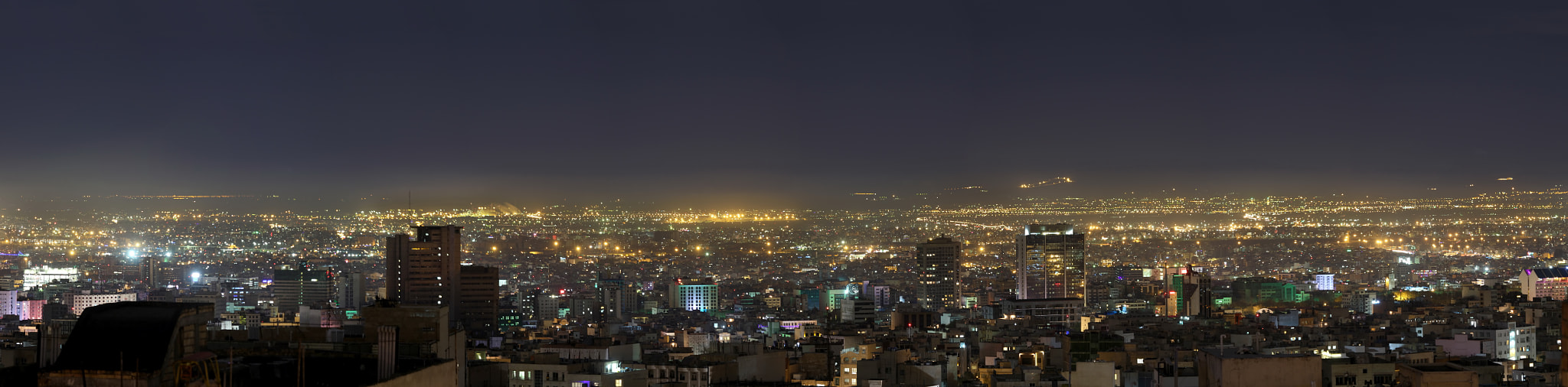 Canon EF 100-400mm F4.5-5.6L IS USM sample photo. City at night photography