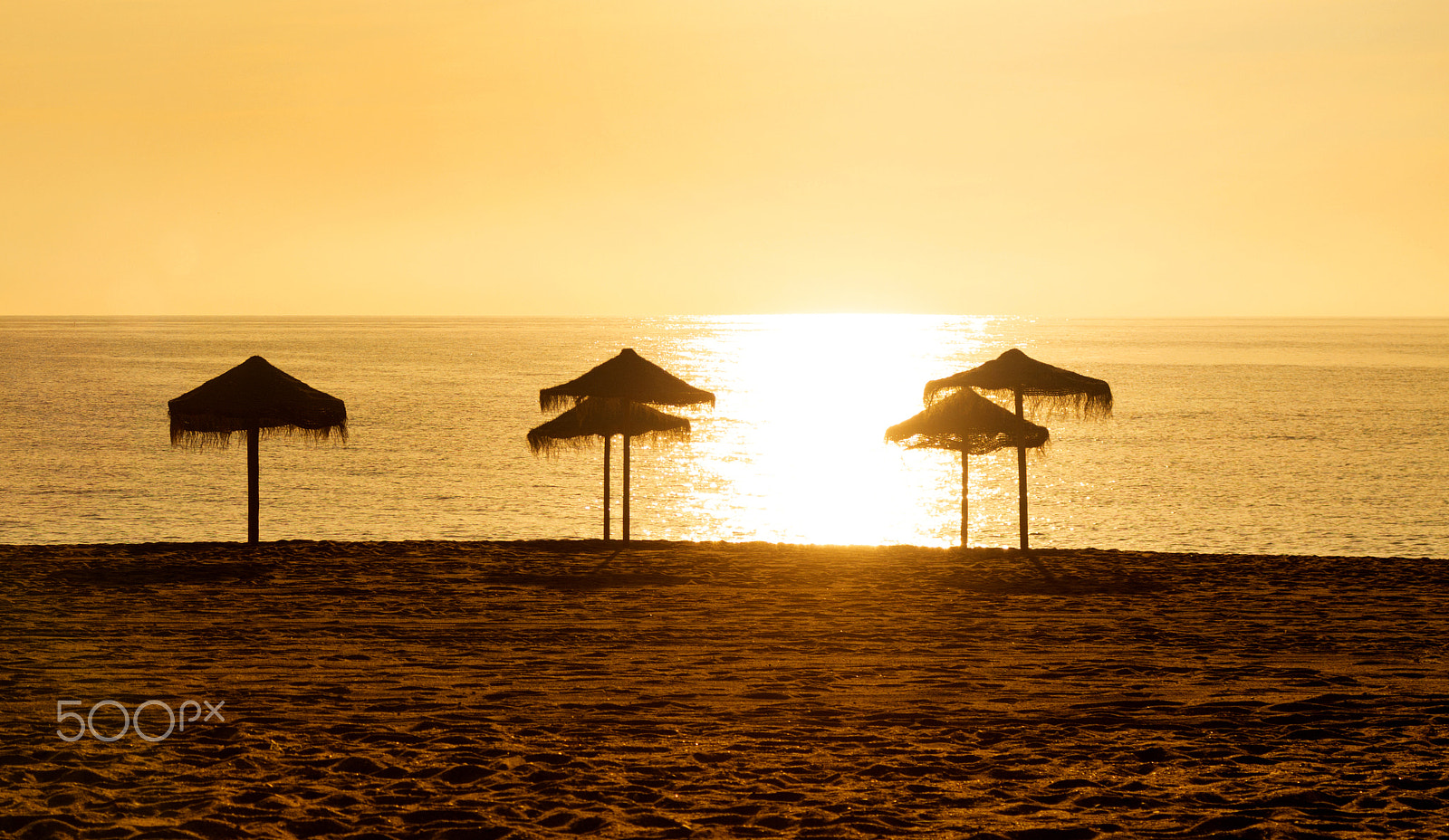 Nikon D7100 + Sigma 24-70mm F2.8 EX DG Macro sample photo. Tranquil silhouette beach scene photography